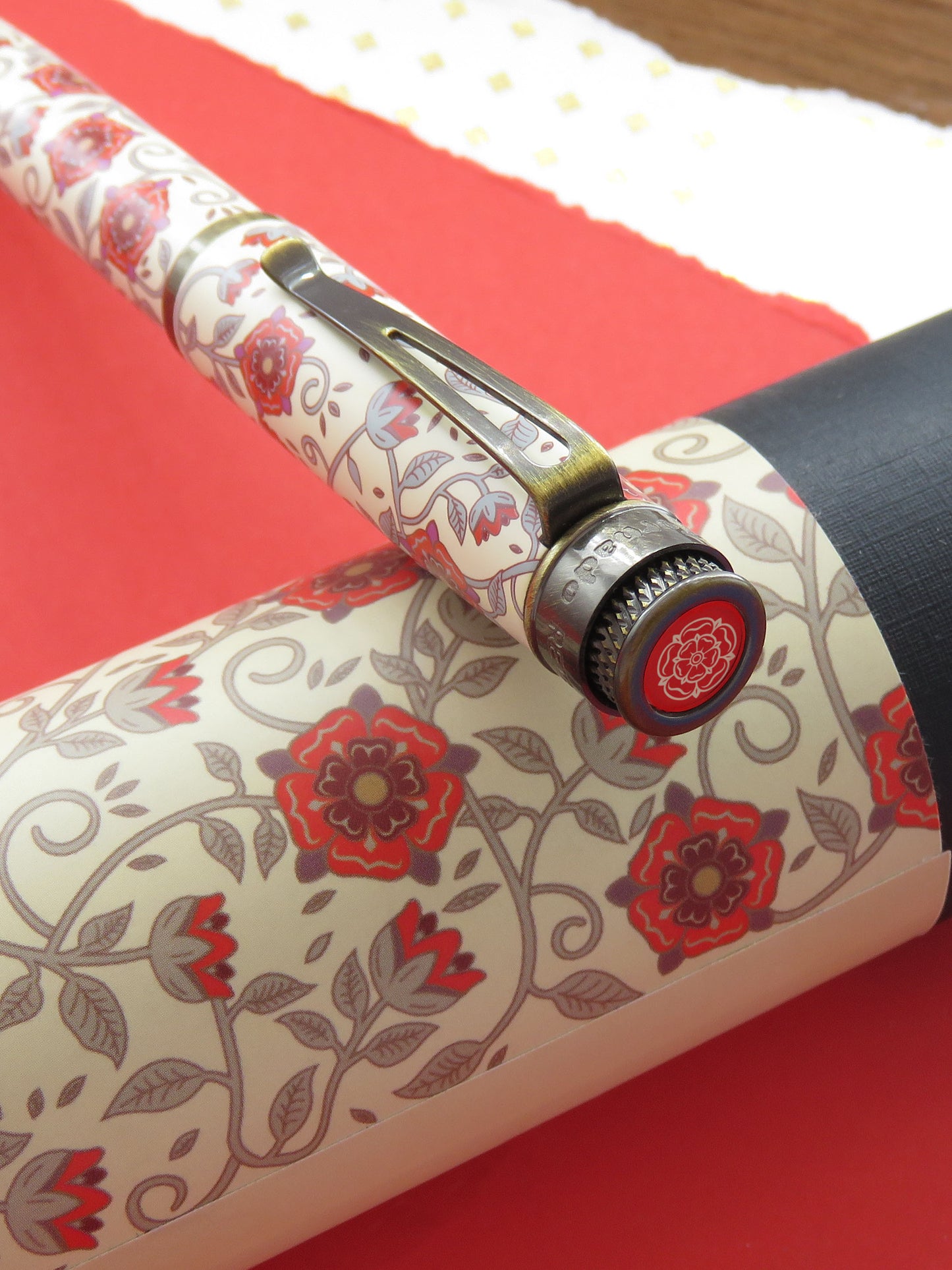 Retro 51 Tornado Fountain Pen - War of the Roses - Lancaster (UK Exclusive)