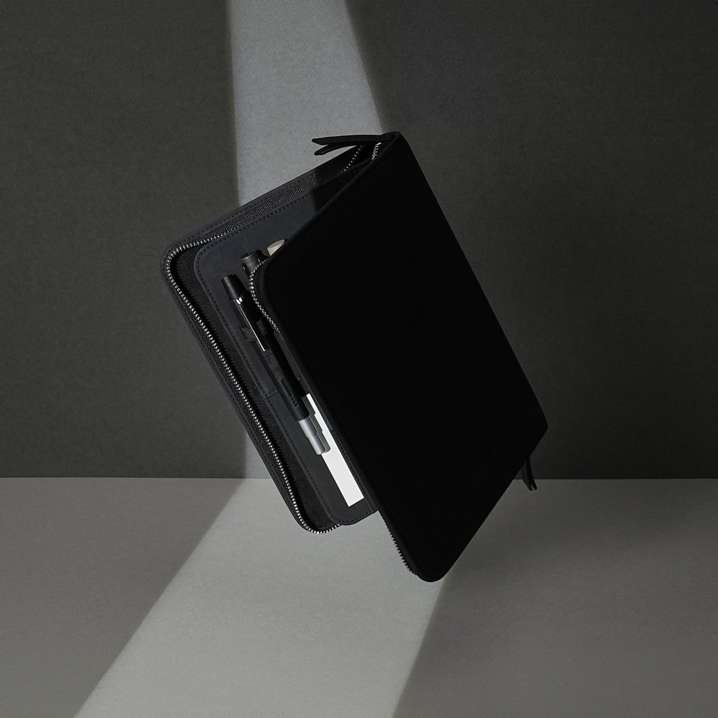 Endless Folio - Black A5 XL