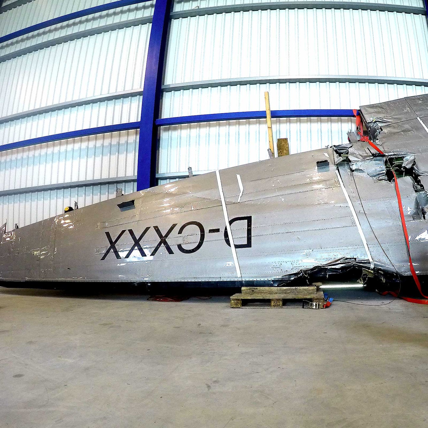 Douglas DC-3 – “Candybomber”– D-CXXX