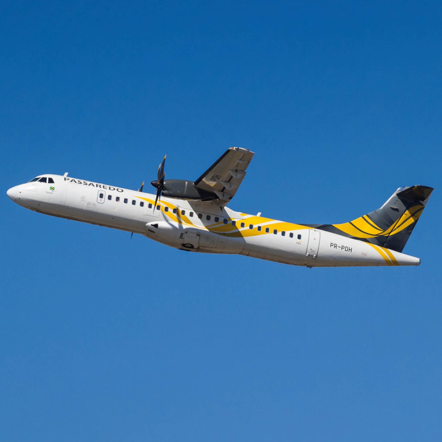 ATR 72 – PR-PDH (Light Yellow)