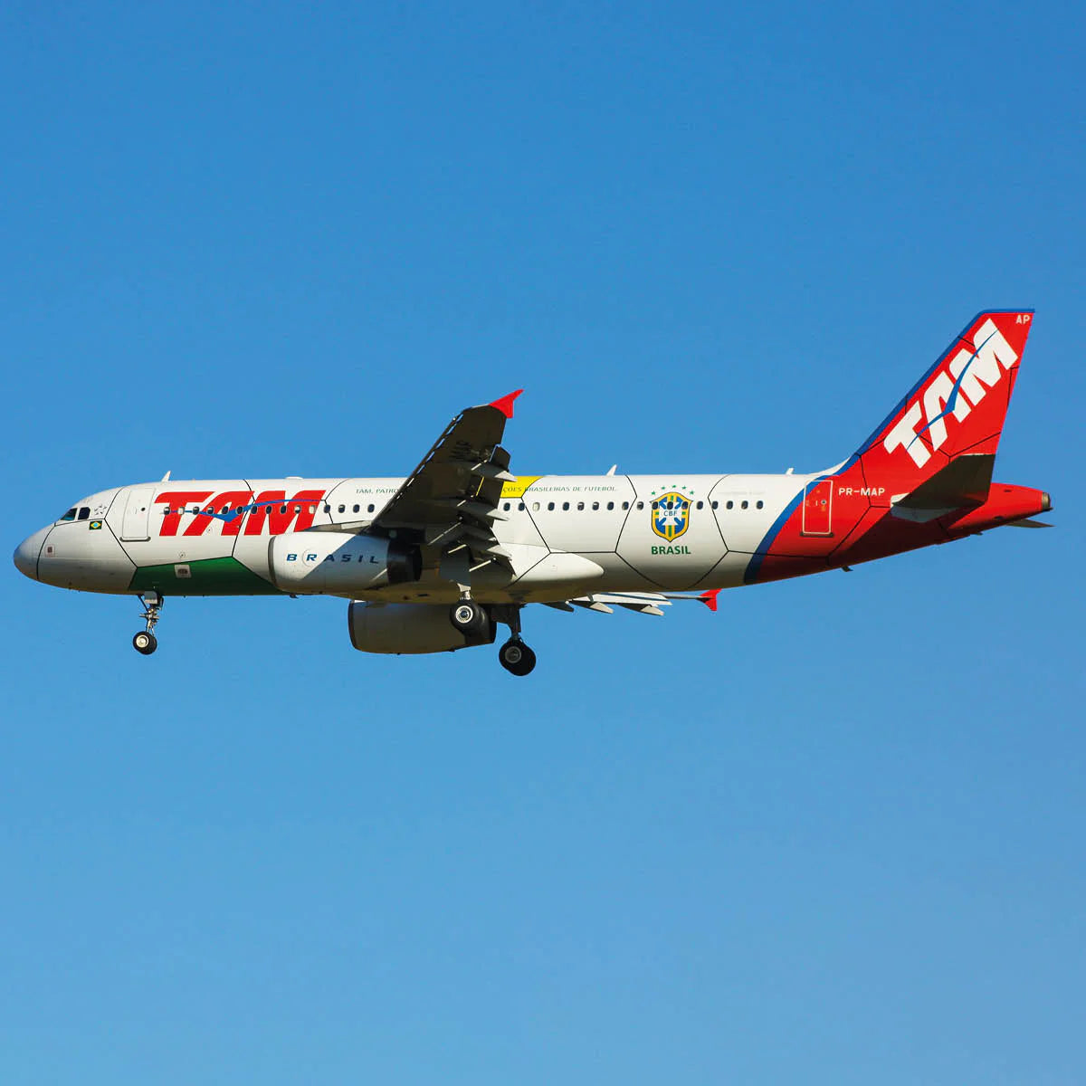 Airbus A320 – PR-MAP- Red