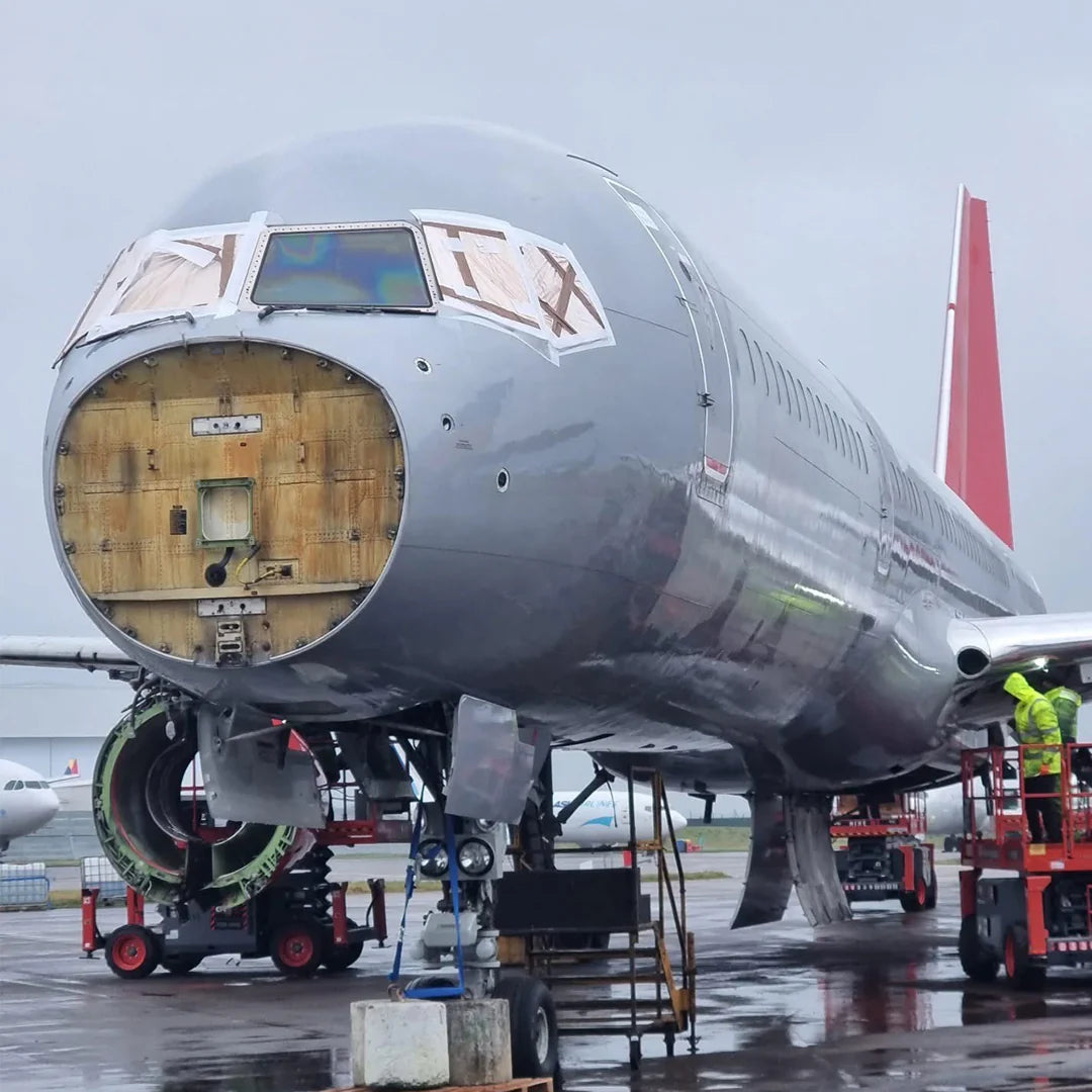 Jet2.com 757 - G-LSAI - (Silver)