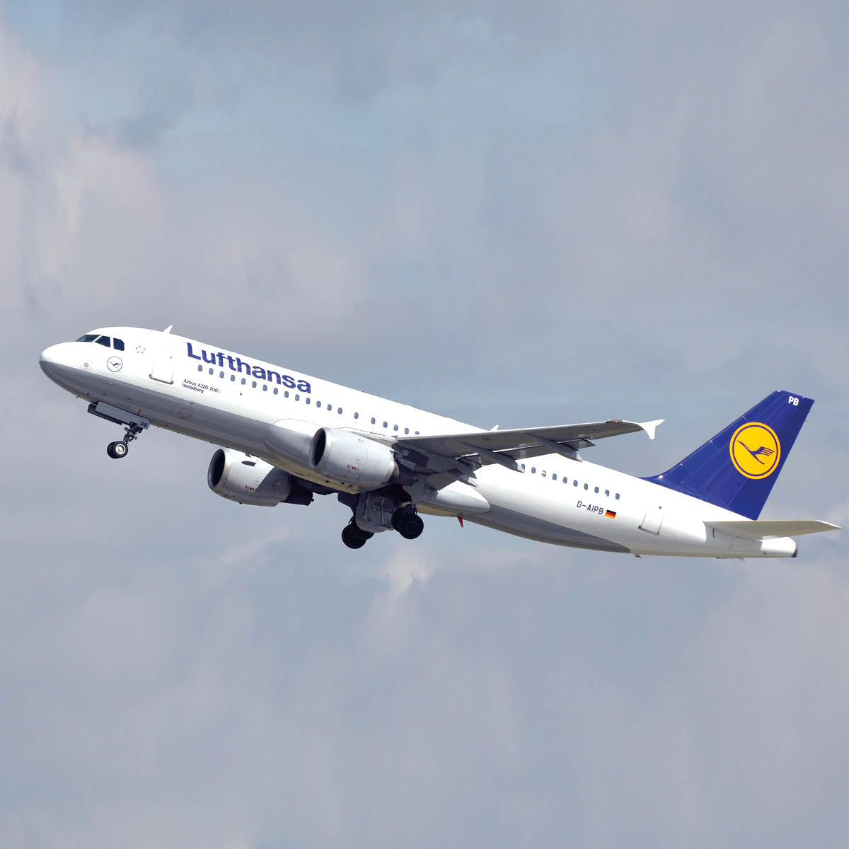 Lufthansa Airbus A320 – D-AIPB-White